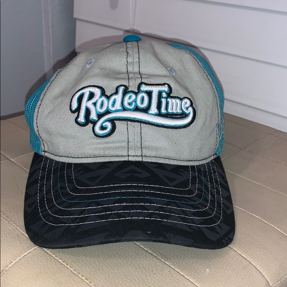 Dale Brisby hat